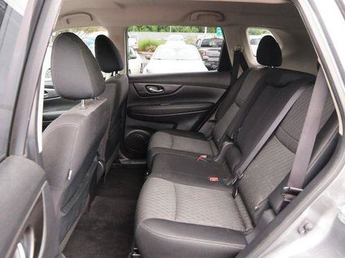Used 2020 Nissan Rogue SV FWD image 10
