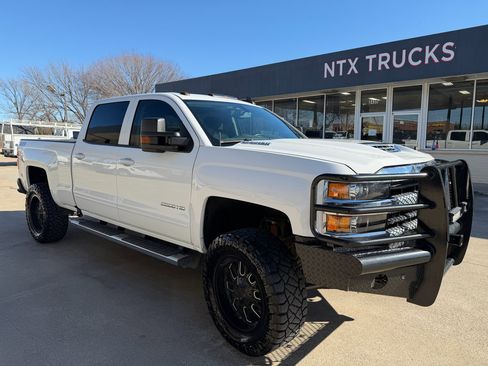 Used 2018 Chevrolet Silverado 2500 LT w/ Z71 Package, Off-Road image 7