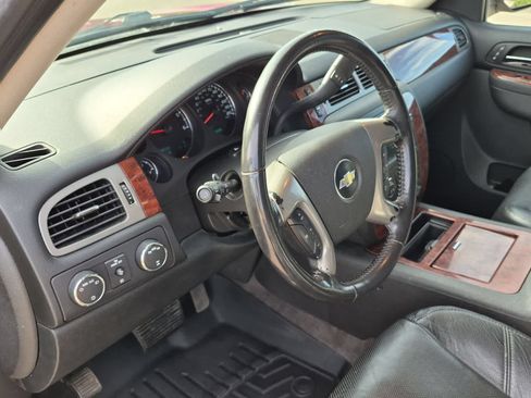 Used 2010 Chevrolet Suburban LTZ AWD/4WD image 10
