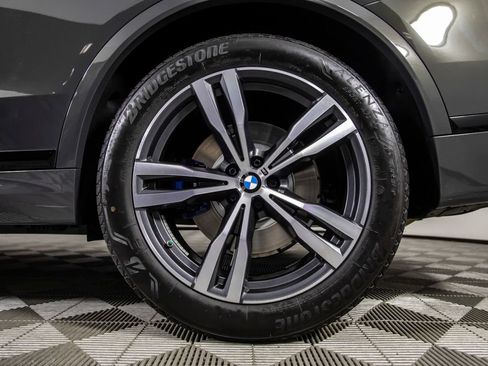 Used 2023 BMW X7 xDrive40i w/ M Sport Package AWD/4WD image 9
