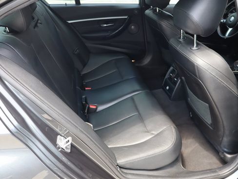 Used 2018 BMW 340i Sedan RWD image 21