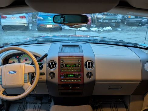 Used 2005 Ford F150 Lariat image 12