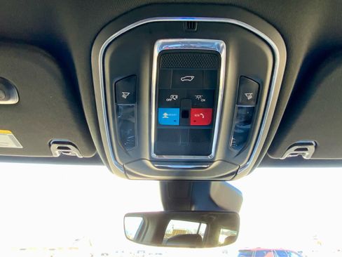 Used 2022 Jeep Wagoneer Series III w/ Flexible Seating Group image 42