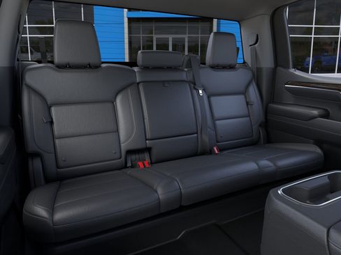 New 2026 GMC Sierra 1500 SLT image 18