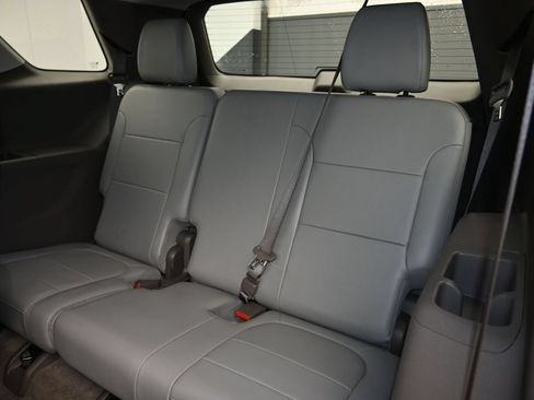 Used 2018 Chevrolet Traverse Premier w/ Driver Confidence II Package FWD image 26