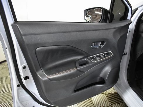 Certified 2024 Nissan Versa SR w/ Trunk Package image 7