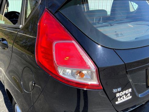 Used 2019 Ford Fiesta SE image 27