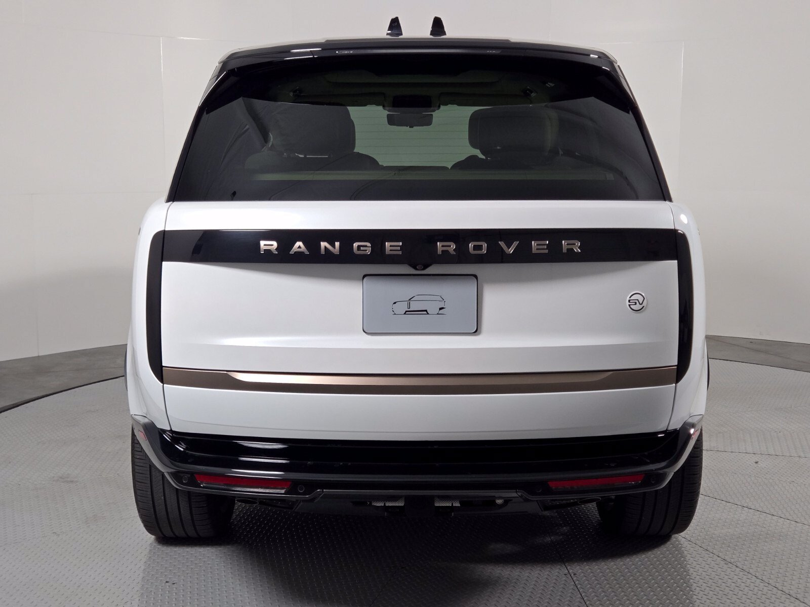 Used 2025 Land Rover Range Rover SV AWD/4WD image 7