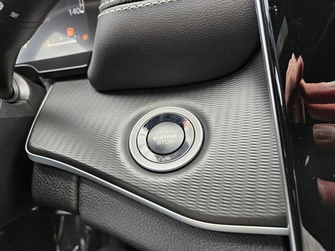 Used 2025 Jeep Grand Cherokee Altitude image 25