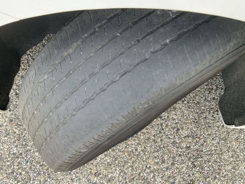Used 2023 Chrysler Pacifica Touring-L FWD image 20