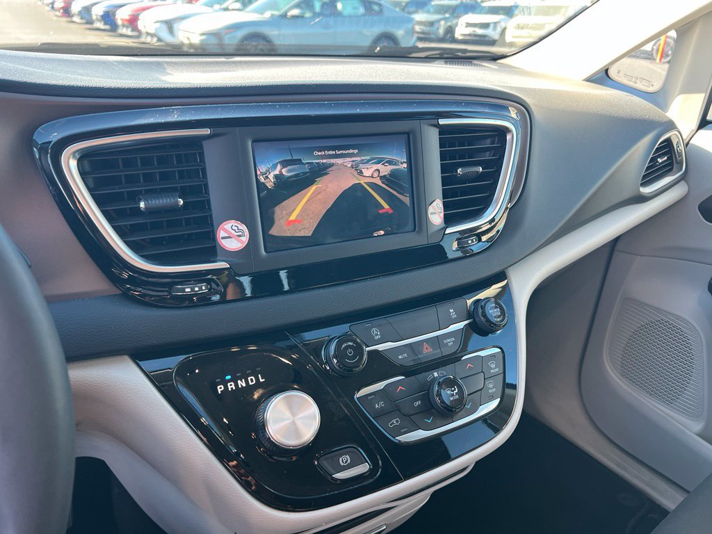 Used 2023 Chrysler Voyager LX FWD image 22