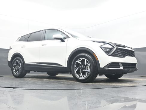 Used 2023 Kia Sportage LX image 23