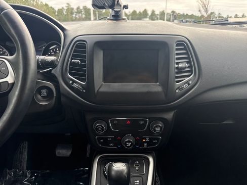 Used 2018 Jeep Compass Latitude w/ Popular Equipment Group image 17