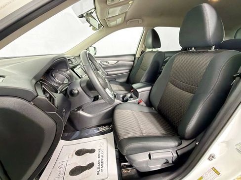 Used 2020 Nissan Rogue S image 19