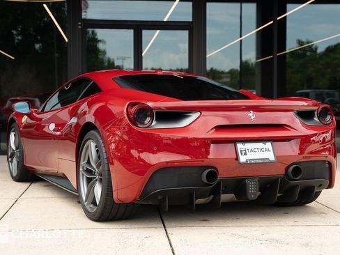 Used 2017 Ferrari 488 GTB RWD image 15