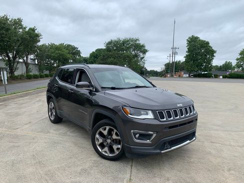 Used 2018 Jeep Compass Limited w/ Navigation Group FWD image 5