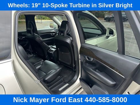 Used 2018 Volvo XC90 T6 Momentum w/ Convenience Package image 25