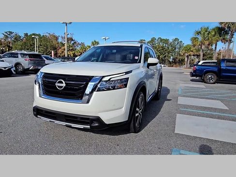 Used 2024 Nissan Pathfinder Platinum w/ Cargo Package image 22