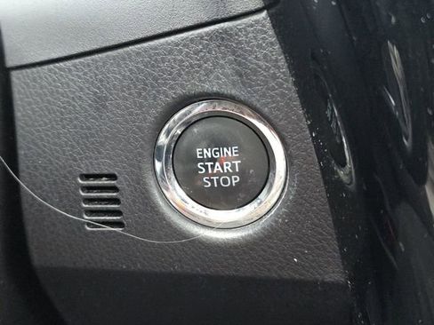 Used 2017 Toyota Corolla L image 29