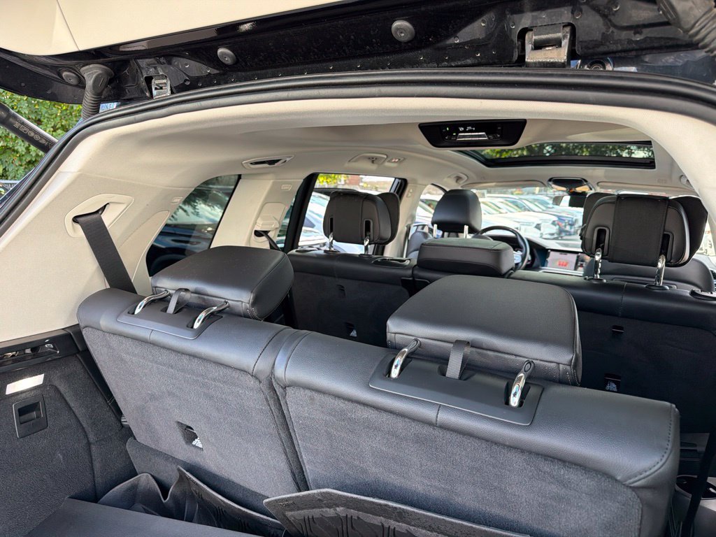 Used 2022 BMW X7 xDrive40i w/ Premium Package AWD/4WD image 9