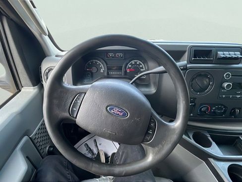 Used 2015 Ford E-350 and Econoline 350 Super Duty image 11
