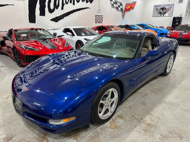 Used 2004 Chevrolet Corvette Coupe w/ Preferred Equipment Group RWD image 15