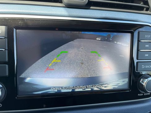 Used 2025 Nissan Versa SV FWD image 18