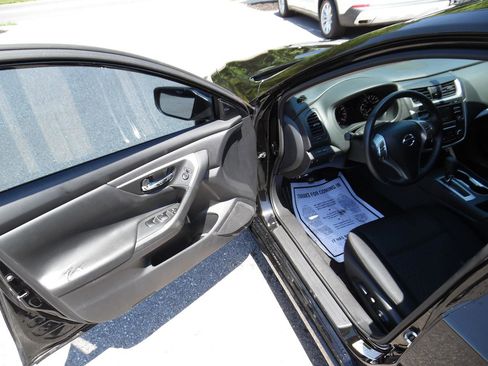 Used 2017 Nissan Altima 2.5 SV FWD image 10