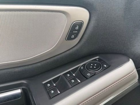 Used 2025 Ford Expedition Max Active AWD/4WD image 9