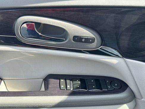Used 2017 Buick Enclave Leather image 15