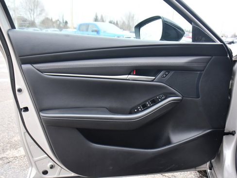 Used 2025 MAZDA MAZDA3 s image 20