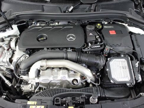 Certified 2025 Mercedes-Benz GLA 250 4MATIC image 35