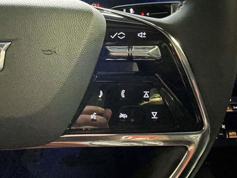 Used 2026 Cadillac Vistiq Sport image 21