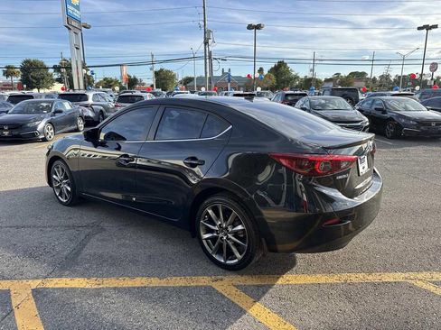 Used 2018 MAZDA MAZDA3 Grand Touring image 6