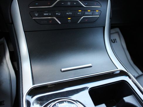 Used 2019 Ford Edge SEL w/ Equipment Group 201A FWD image 38