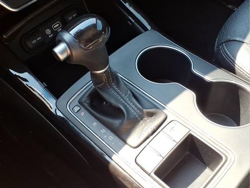 Used 2017 Kia Sorento EX image 11