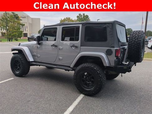 Used 2014 Jeep Wrangler Unlimited Freedom Edition image 6