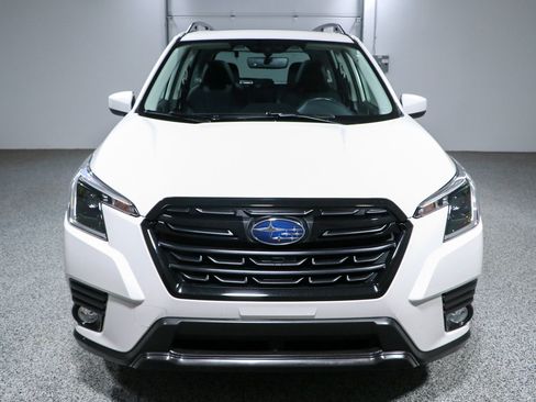 Used 2023 Subaru Forester Premium AWD/4WD image 4