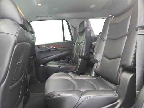 Used 2019 Cadillac Escalade Luxury image 23