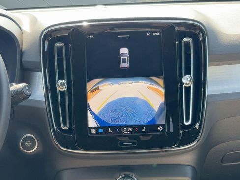 Certified 2024 Volvo XC40 B5 Core image 22