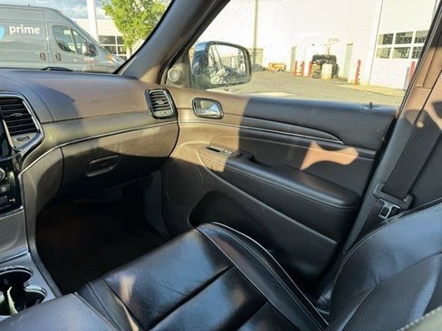 Used 2019 Jeep Grand Cherokee Overland image 20