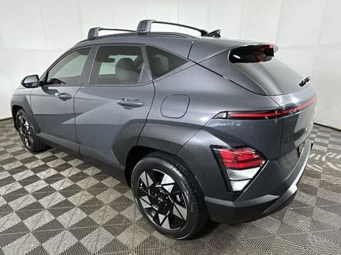 Used 2024 Hyundai Kona SEL w/ Convenience Package FWD image 5