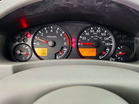 Used 2013 Nissan Frontier SV w/ SV Value Truck Pkg AWD/4WD image 14