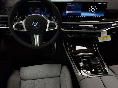 Used 2026 BMW X7 xDrive40i AWD/4WD image 23