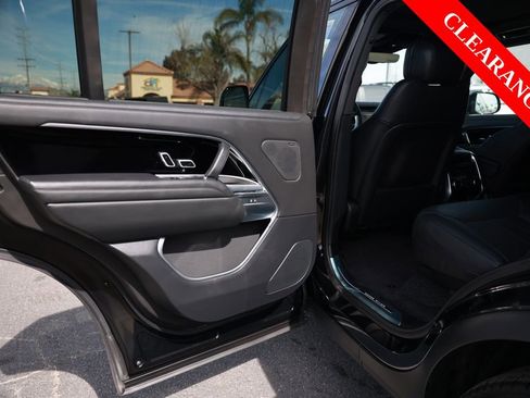 Used 2025 Land Rover Range Rover Long Wheelbase SE AWD/4WD image 36