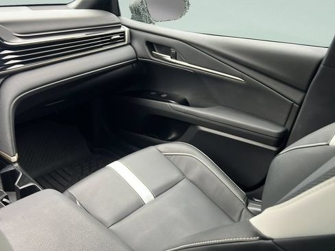 Used 2025 Toyota Camry SE FWD image 14