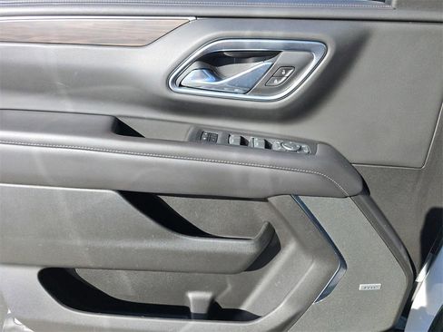 Used 2021 Chevrolet Tahoe LT w/ LT Signature Package image 23