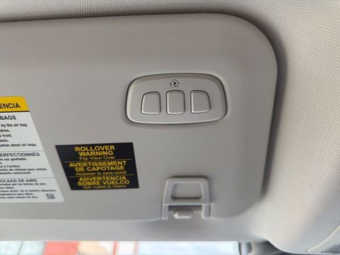 Used 2025 Ford Escape Platinum w/ Premium Technology Package image 33