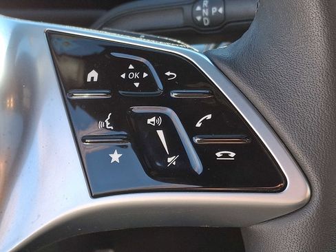 Used 2026 Mercedes-Benz GLB 250 4MATIC image 18