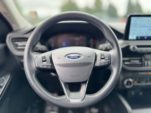 Used 2025 Ford Escape Active AWD/4WD image 29